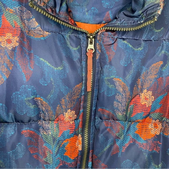 Sundance Women's Kimmy Navy Floral Puffer Winter Coat Size Petite Small … - Picture 6 of 7